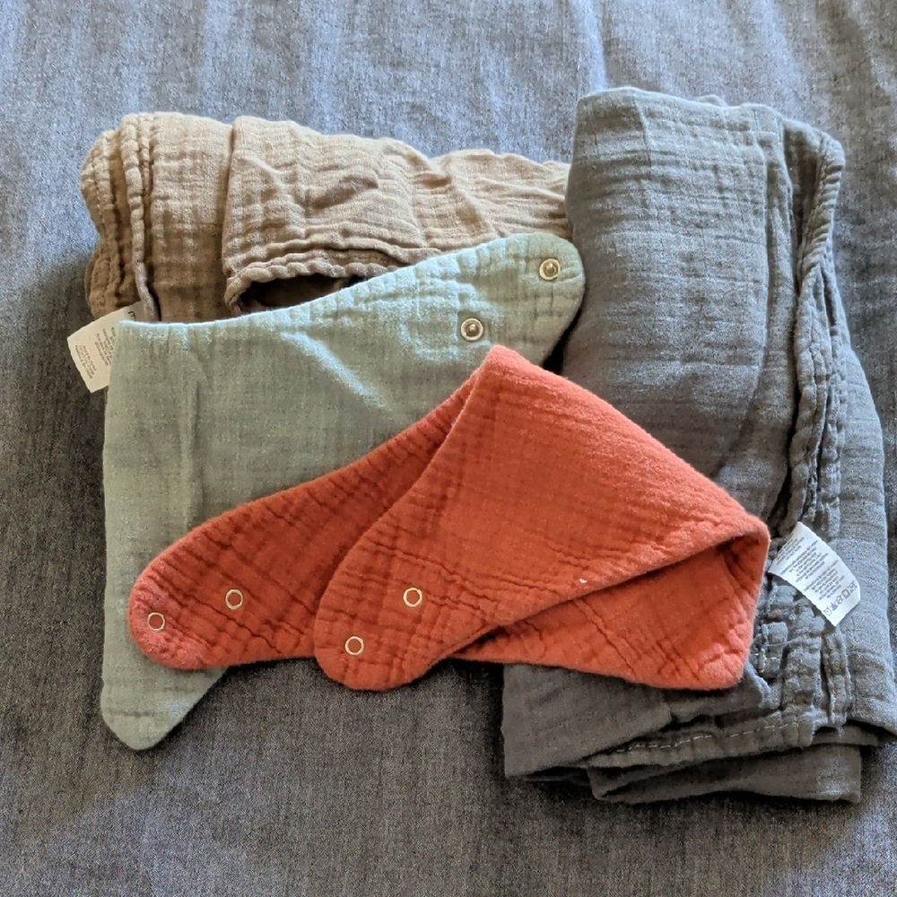 Kids Muslin Snap Bandana Bibs - Rust, Sage, Gray